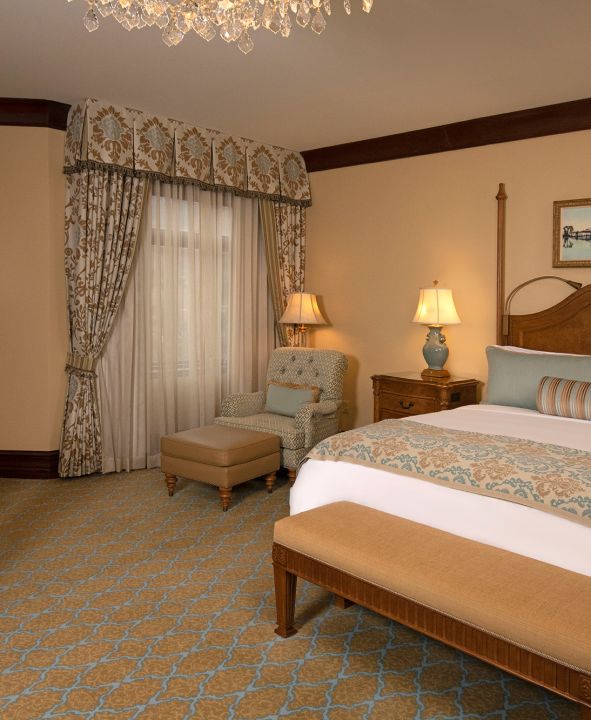 WEST TOWER GAYLORD SUITE image